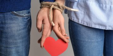 راهکارهایی برای رفع وابستگی عاطفی